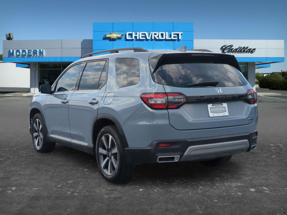 Used 2024 Honda Pilot Touring image 3