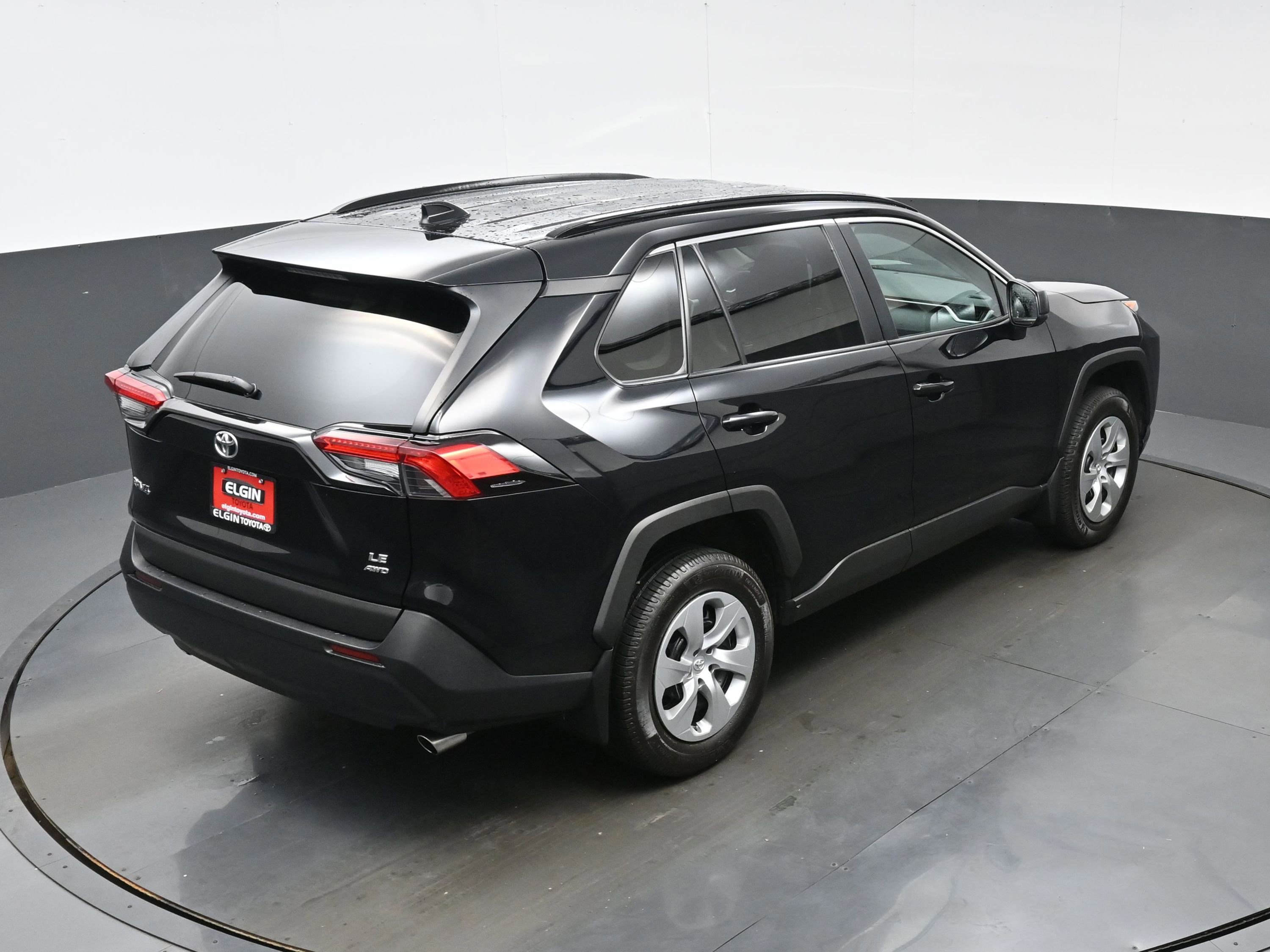 Used 2021 Toyota RAV4 LE AWD/4WD image 38