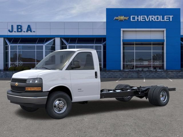 New 2026 Chevrolet Express 4500 w/ Power Convenience Package RWD image 2