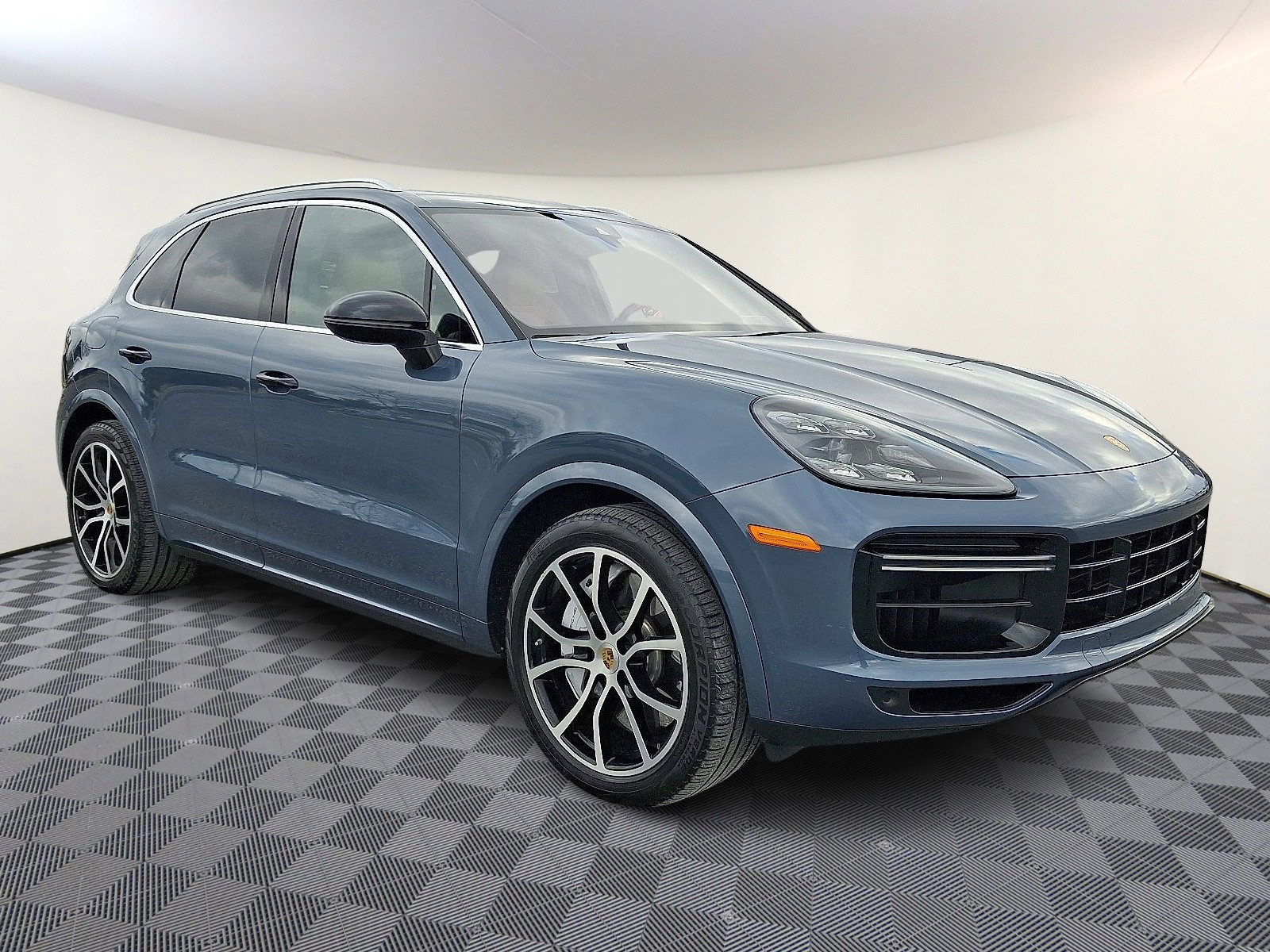 Used 2019 Porsche Cayenne Turbo image 6