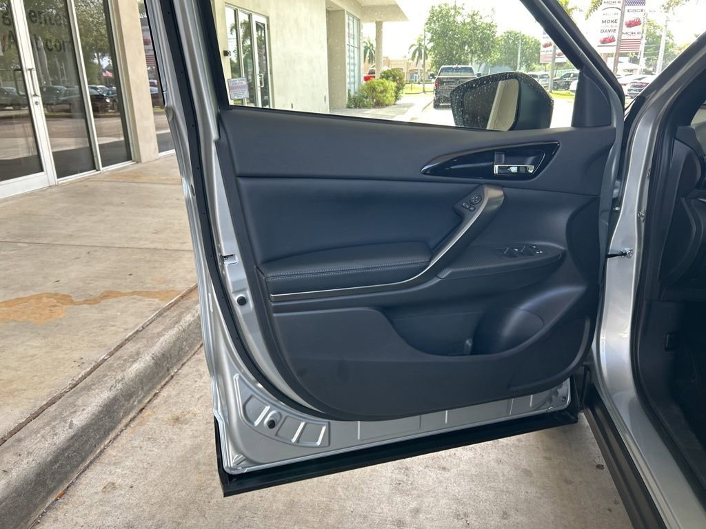 New 2025 Mitsubishi Eclipse Cross Black Edition image 32