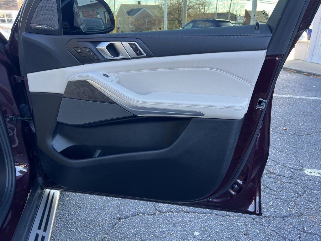 Used 2020 BMW X5 xDrive40i w/ Executive Package image 48