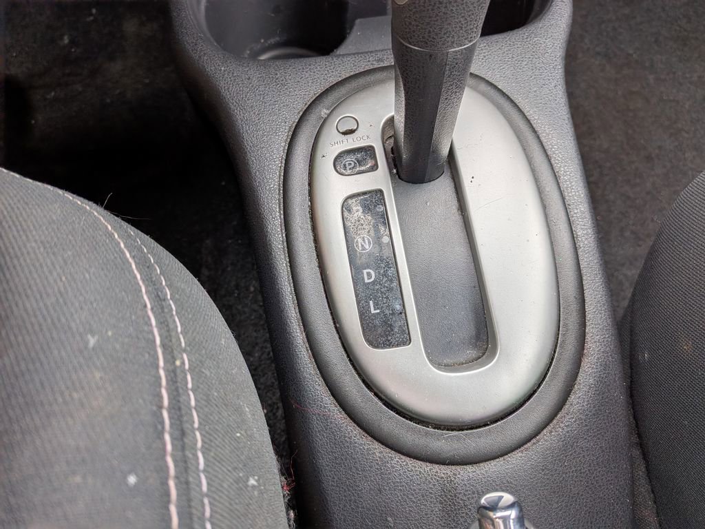 Used 2014 Nissan Versa SV image 17