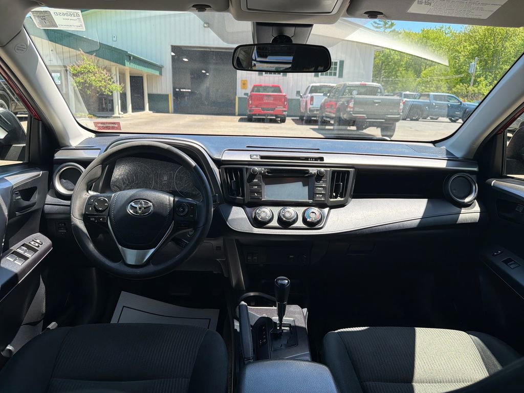 Used 2018 Toyota RAV4 LE w/ All Weather Liner Package AWD/4WD image 15