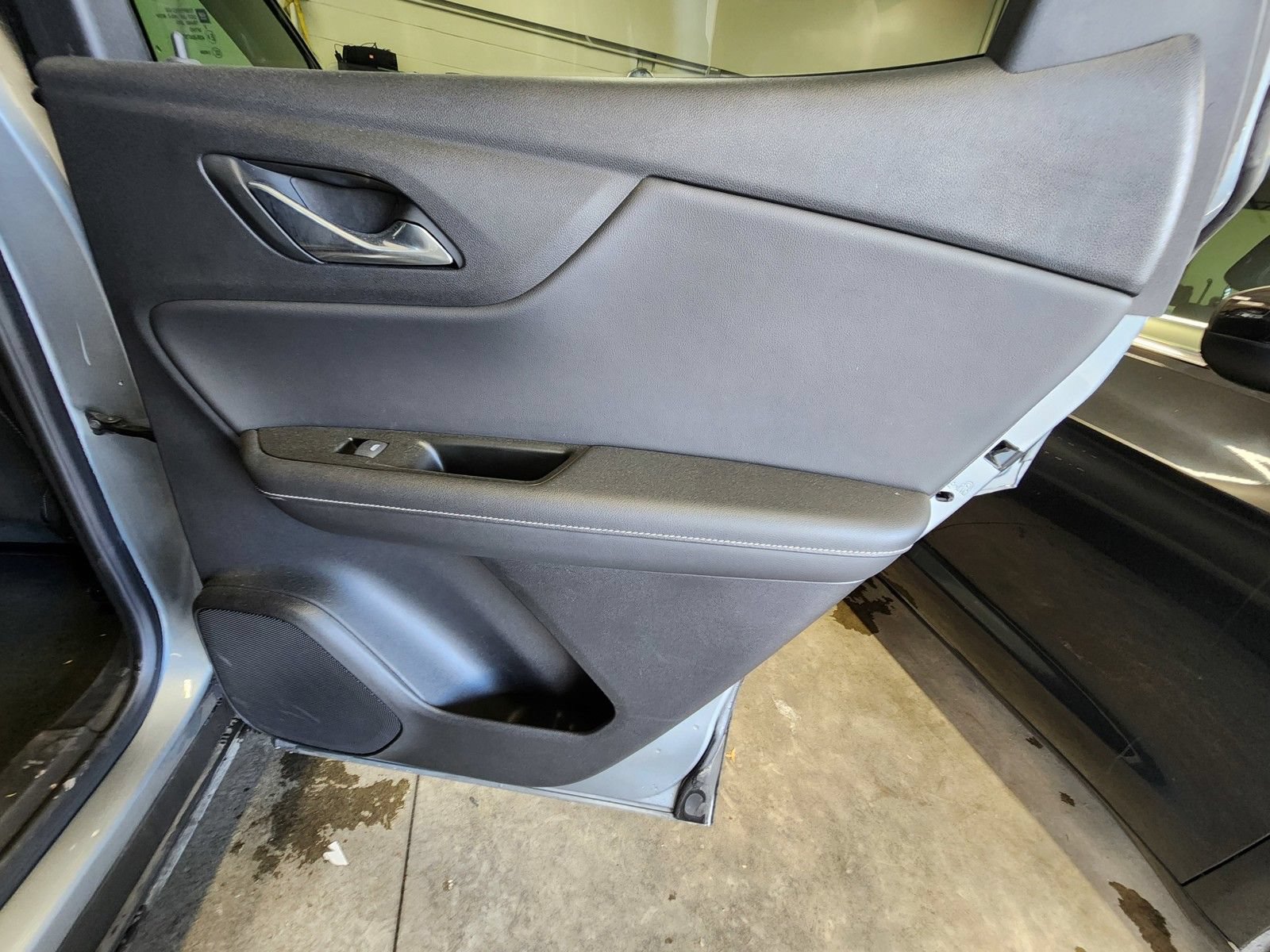 Used 2025 Chevrolet Blazer LT FWD image 20