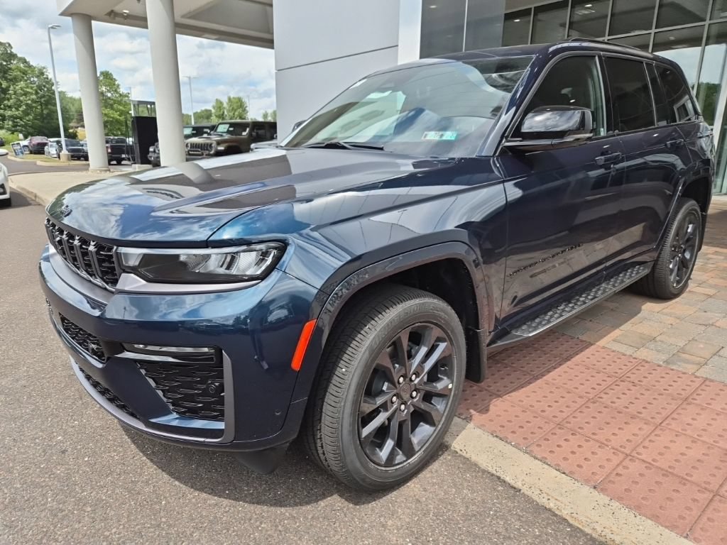 New 2026 Jeep Grand Cherokee Limited AWD/4WD image 1