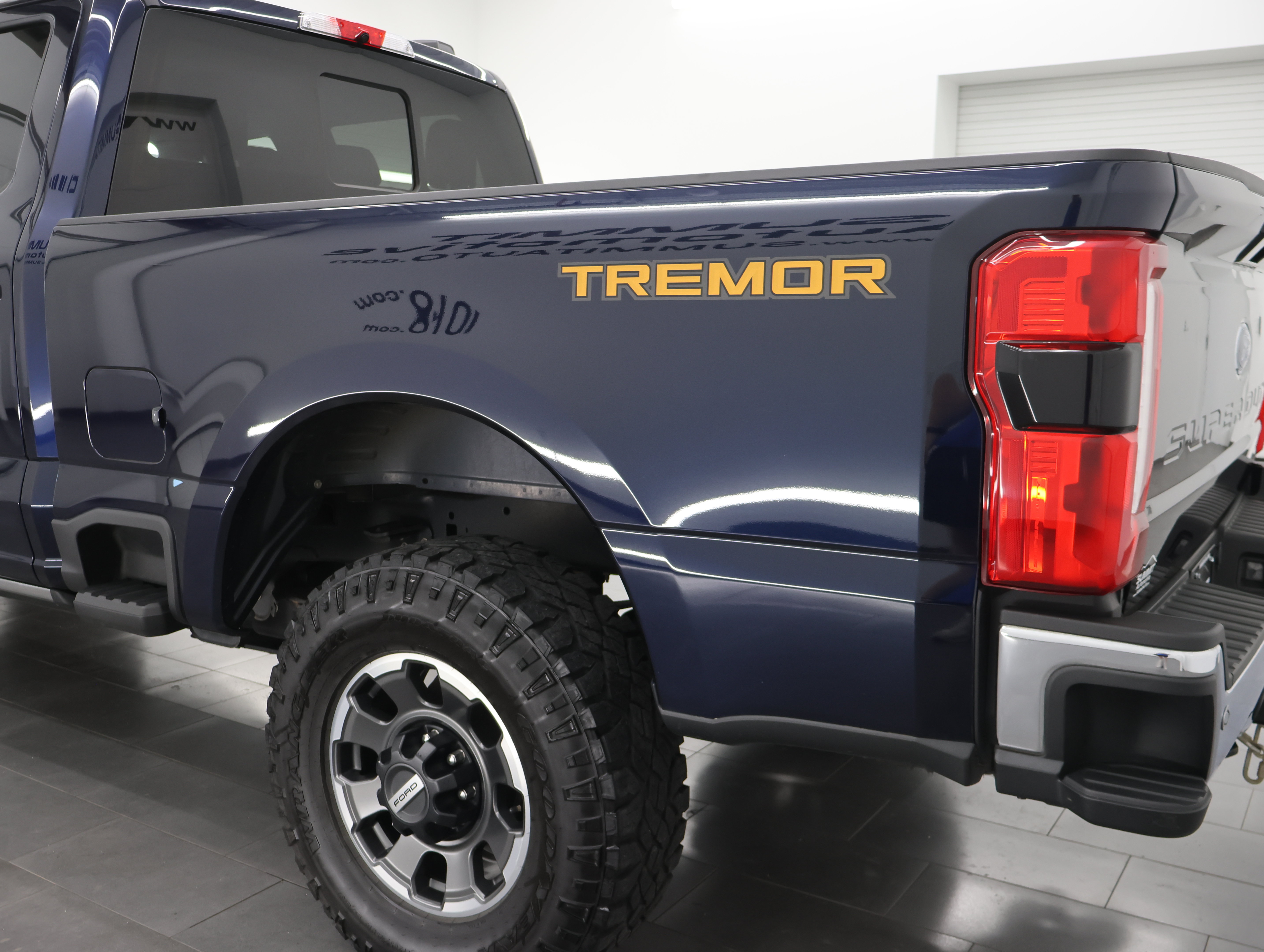 Used 2023 Ford F350 Lariat w/ Lariat Ultimate Package AWD/4WD image 32