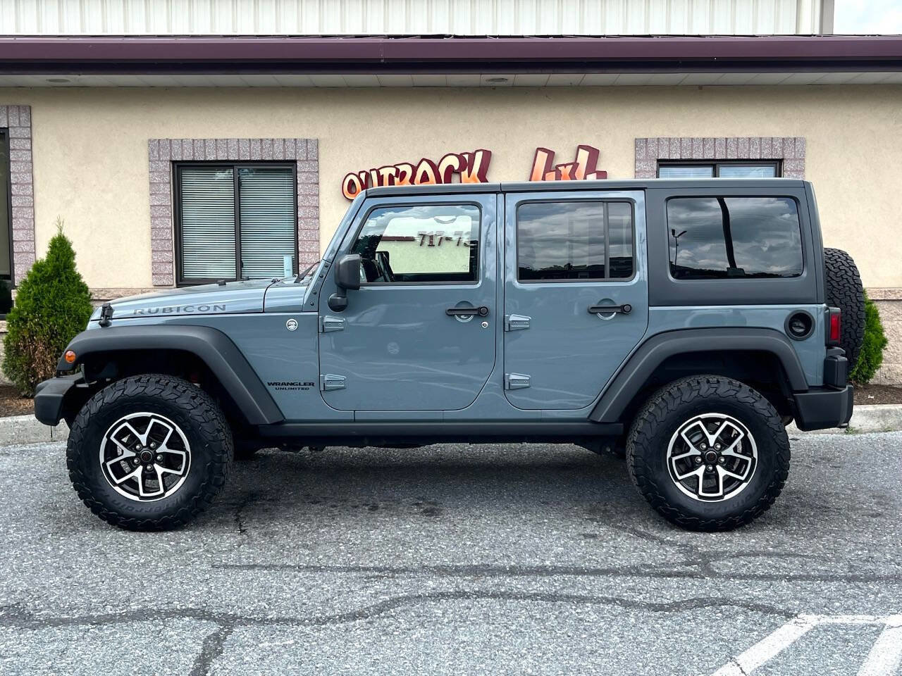 Used 2015 Jeep Wrangler Unlimited Rubicon w/ Dual Top Group image 33