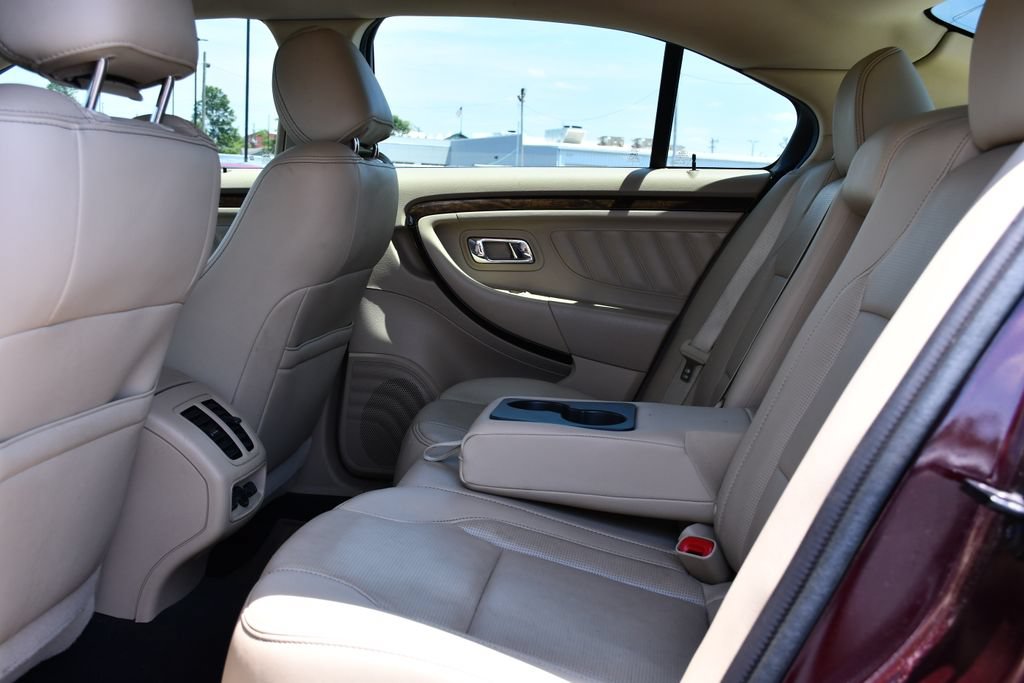 Used 2019 Ford Taurus Limited FWD image 17