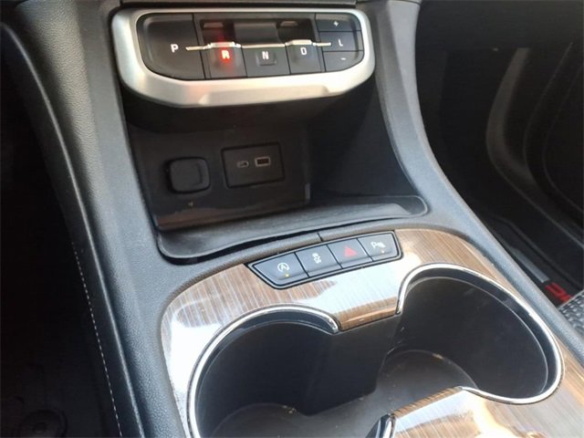 Used 2020 GMC Acadia SLE image 19