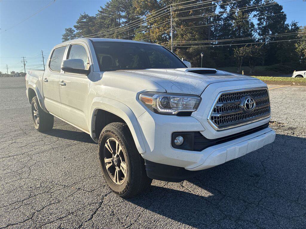 Used 2017 Toyota Tacoma TRD Sport w/ Premium & Technology Package AWD/4WD image 1