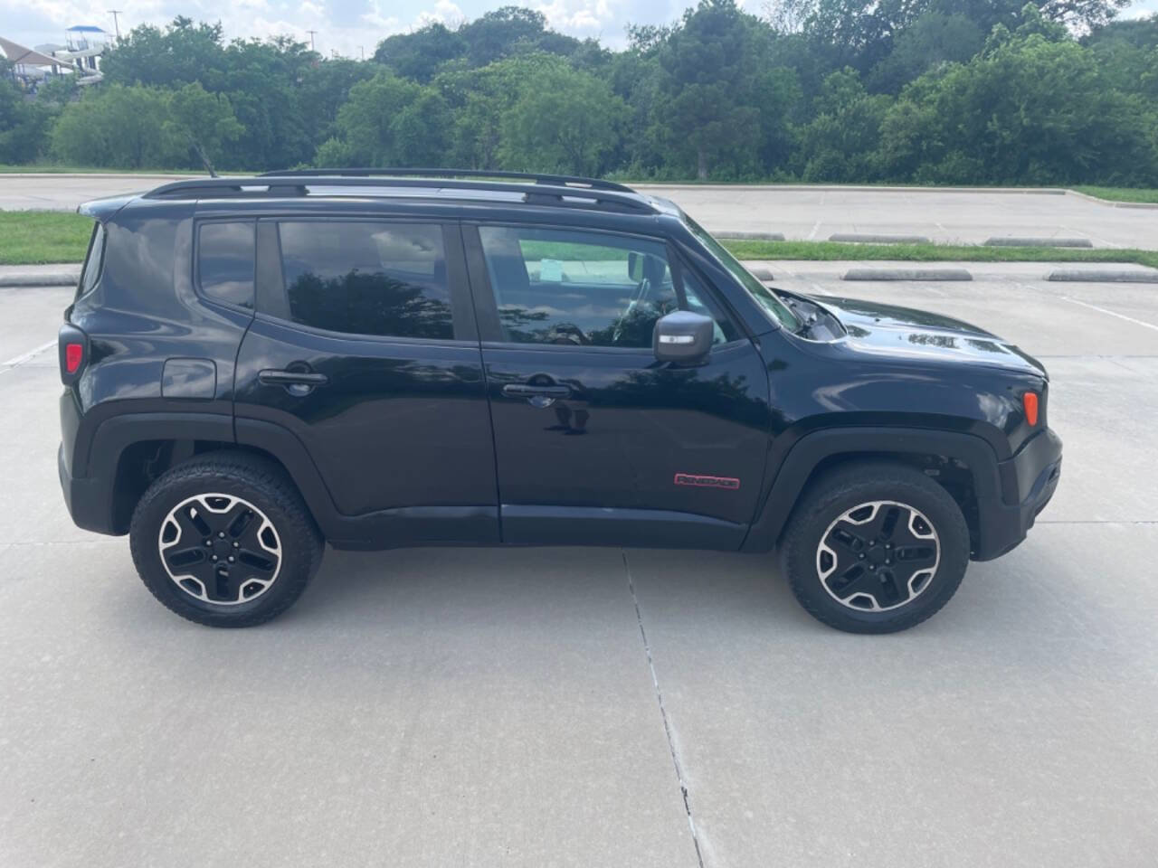 Used 2016 Jeep Renegade Trailhawk image 5
