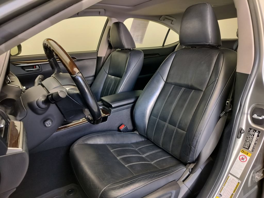 Used 2017 Lexus ES 300h FWD image 9