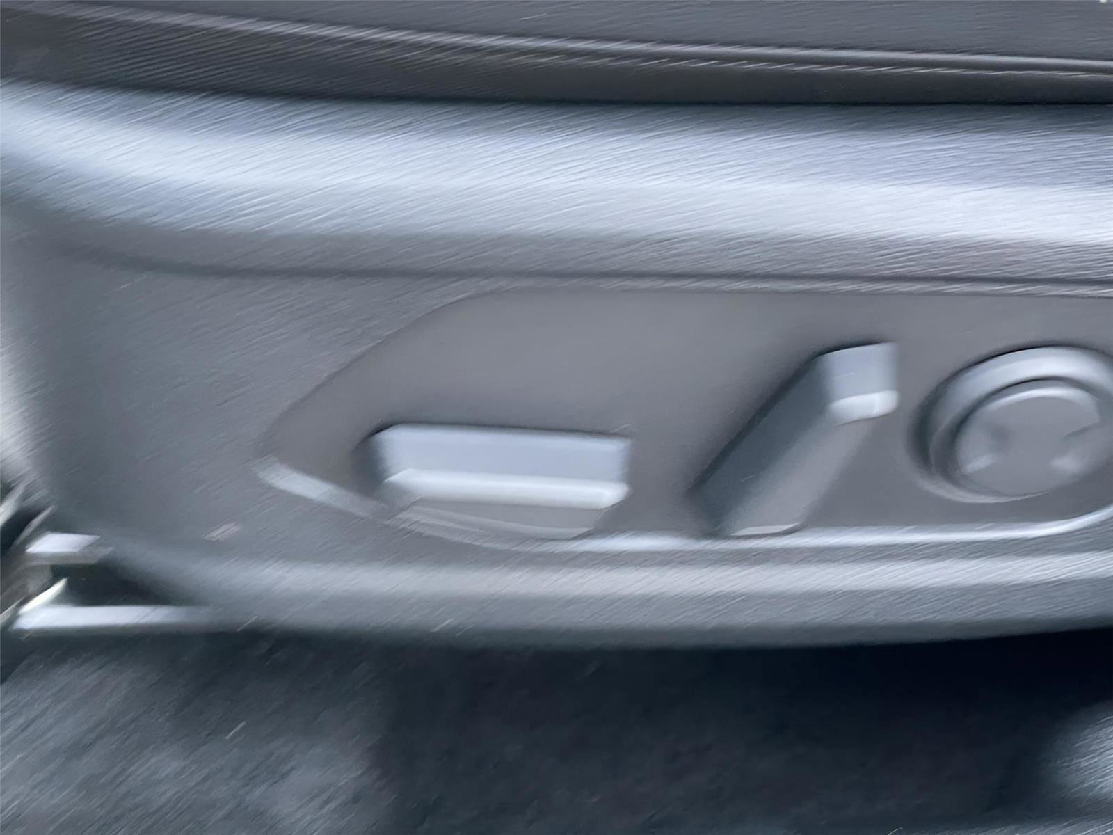 Used 2025 Kia Sportage EX image 25