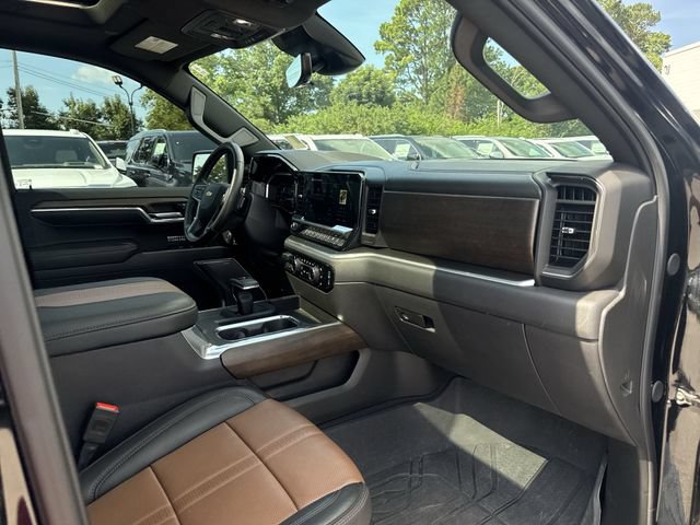 Used 2025 Chevrolet Silverado 1500 High Country AWD/4WD image 30