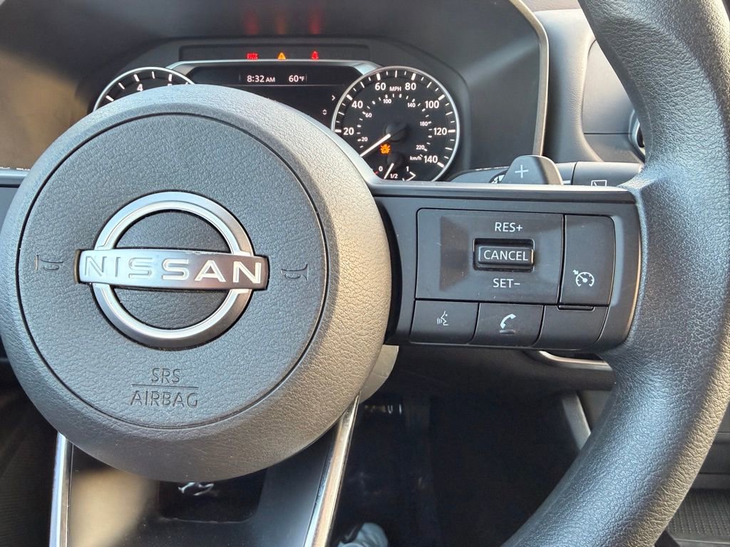 Used 2023 Nissan Rogue S AWD/4WD image 14