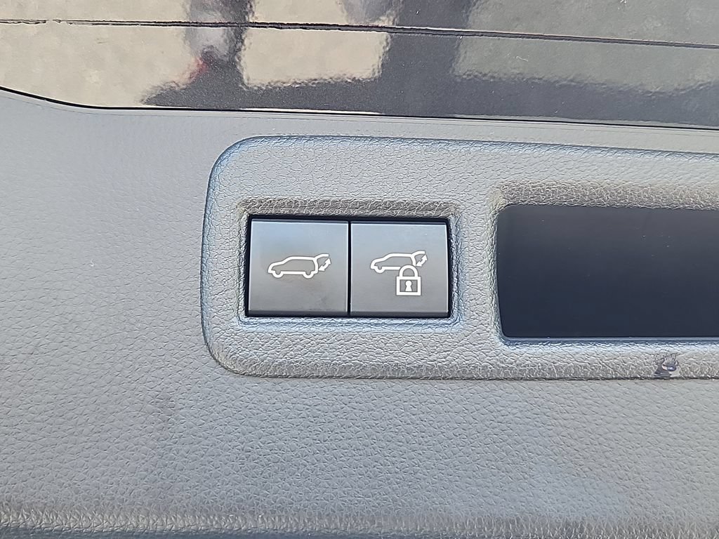Used 2024 Toyota Venza Nightshade AWD/4WD image 21