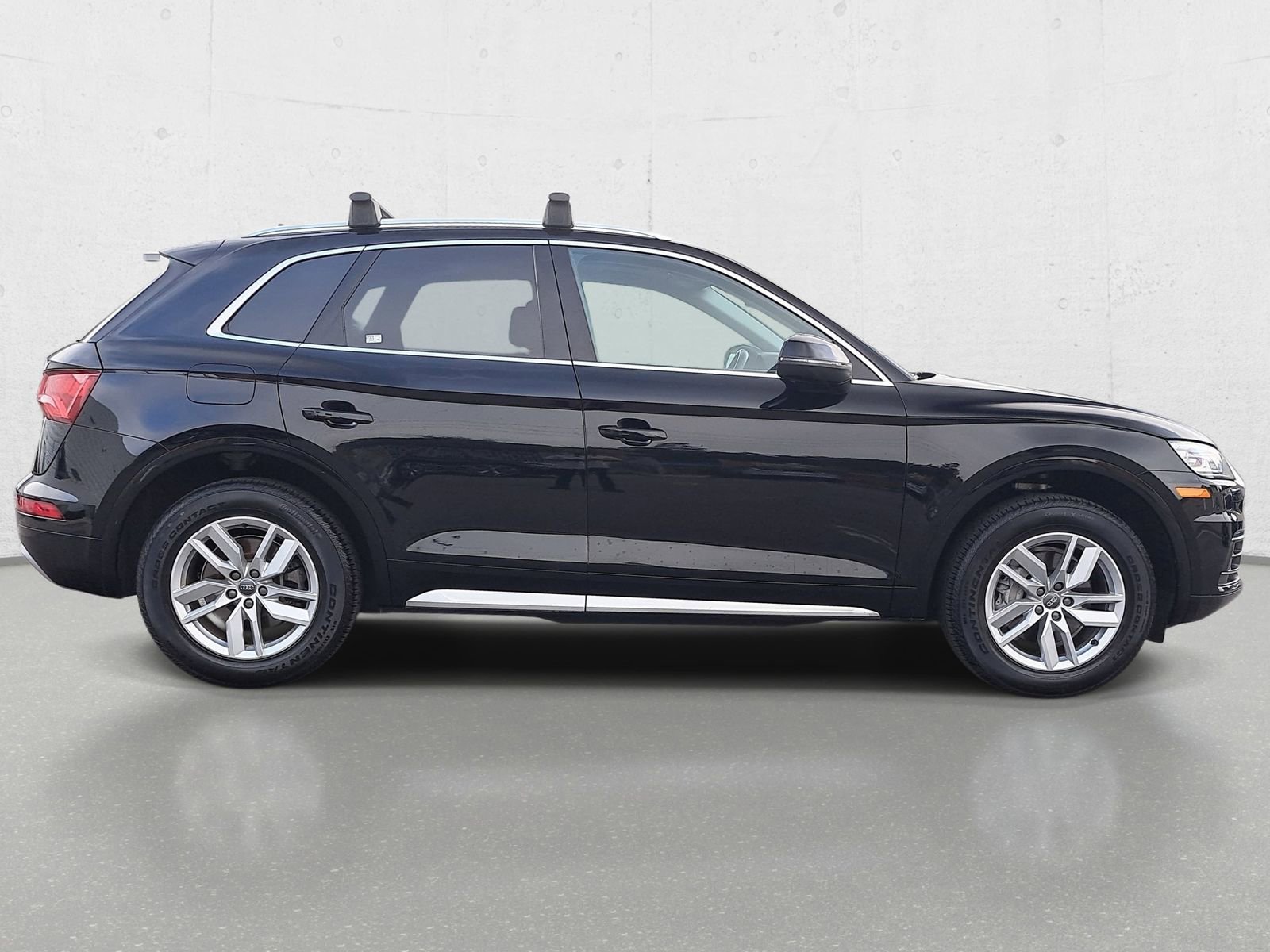Used 2020 Audi Q5 2.0T Premium w/ Convenience Package image 4
