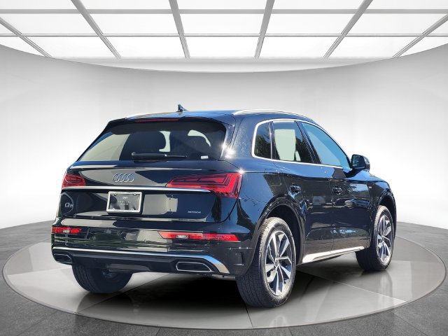 Used 2023 Audi Q5 2.0T Premium w/ Convenience Package AWD/4WD image 4