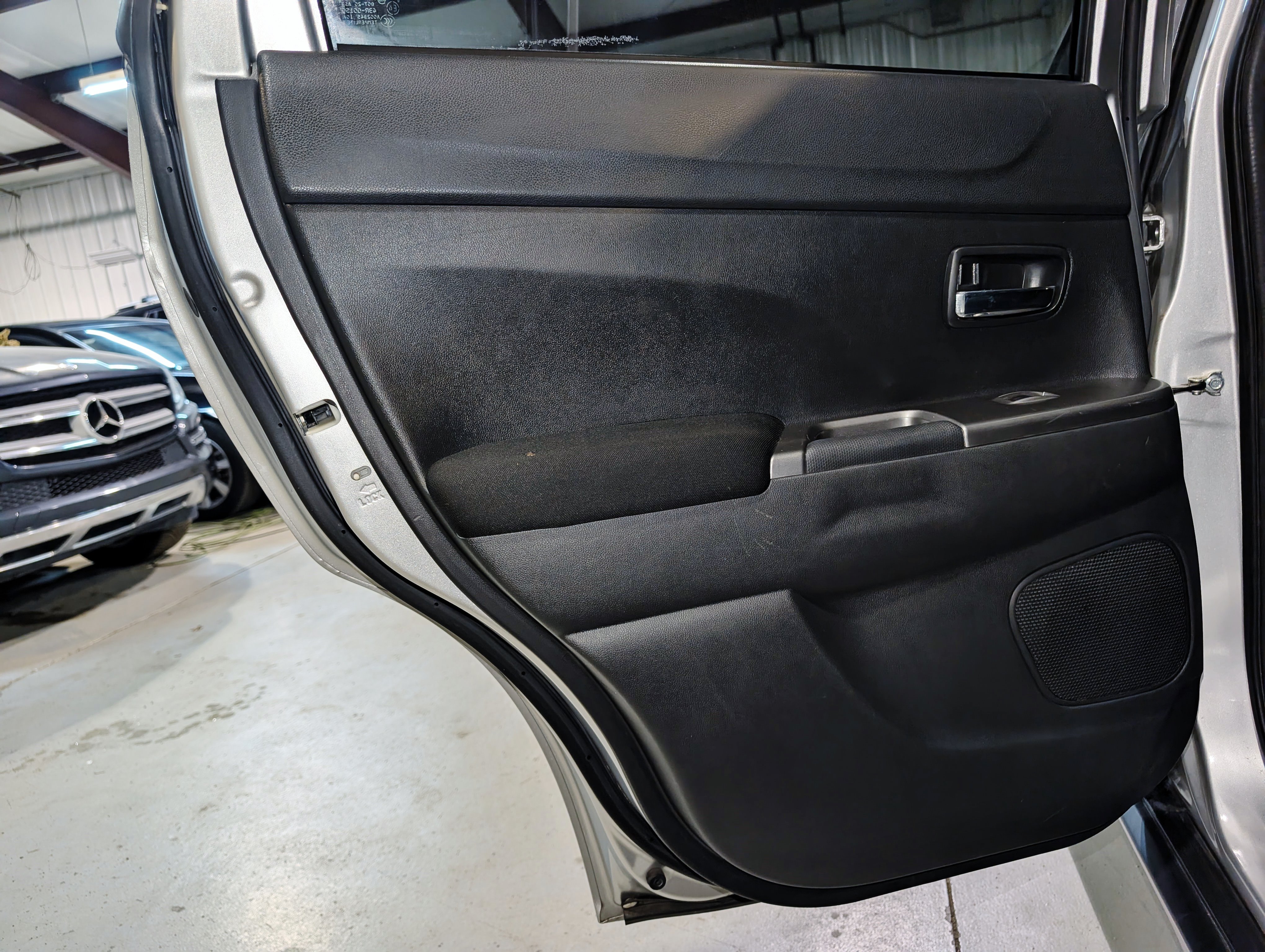 Used 2018 Mitsubishi Outlander Sport ES AWD/4WD image 18