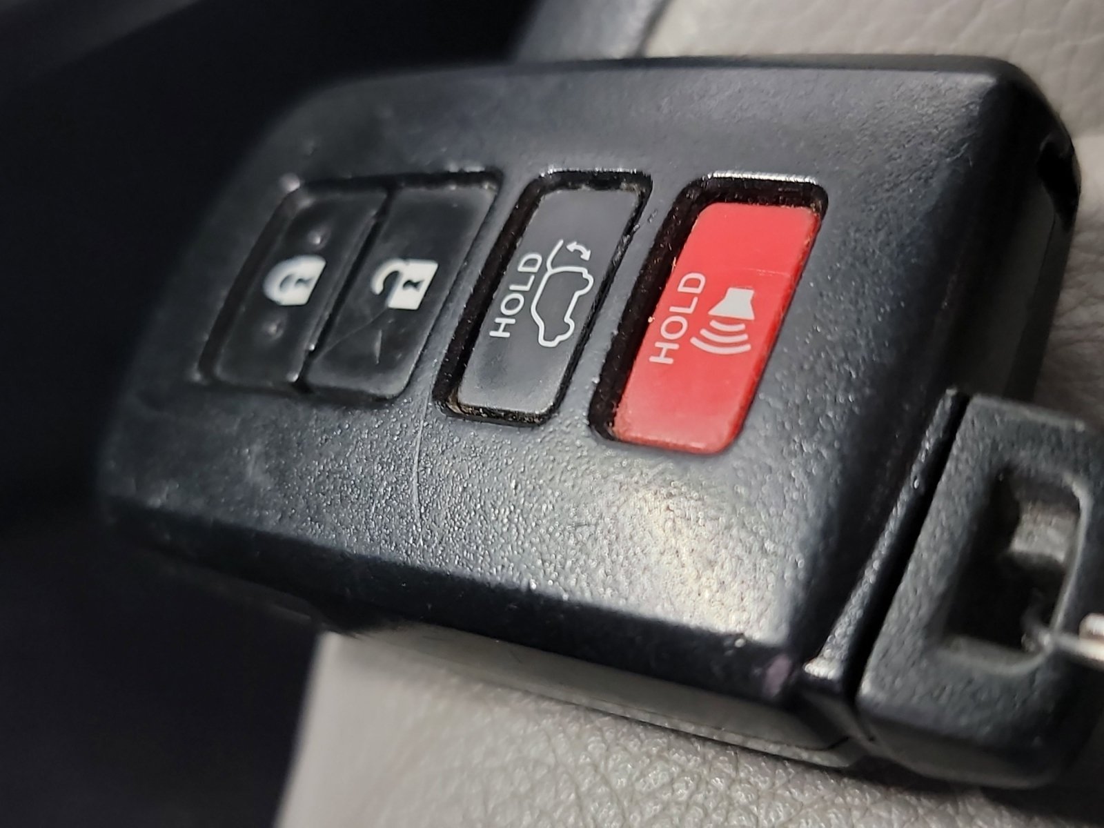 Used 2016 Toyota RAV4 Limited w/ Advanced Technology Package AWD/4WD image 32