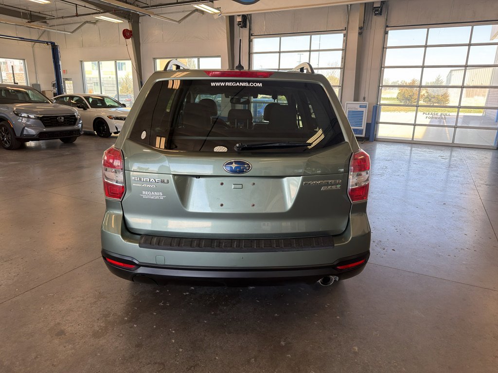Used 2015 Subaru Forester 2.5i Premium AWD/4WD image 4