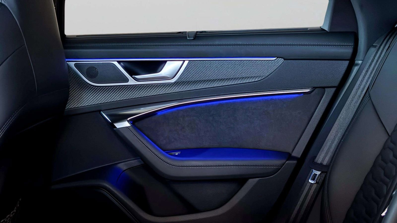 Used 2023 Audi RS 6 w/ Carbon Optic Package image 53