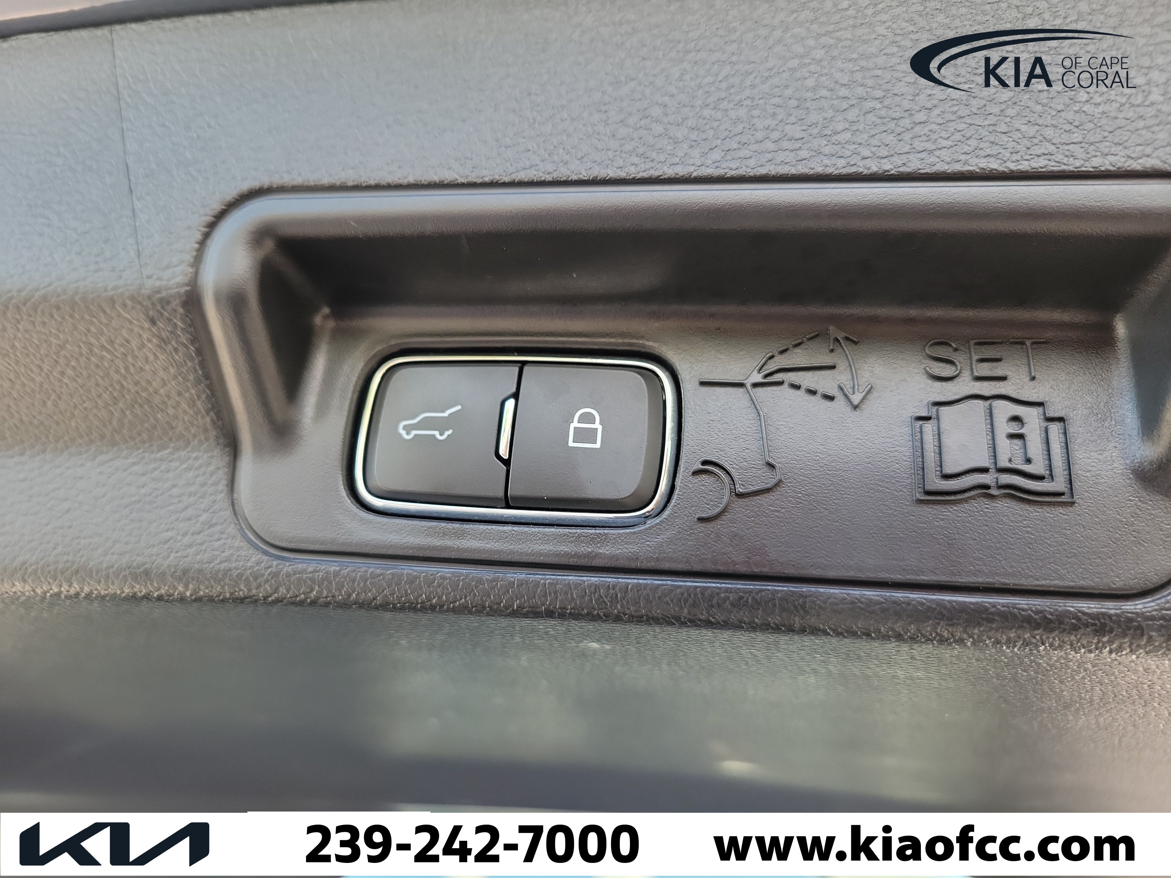 Used 2025 Ford Explorer ST AWD/4WD image 12