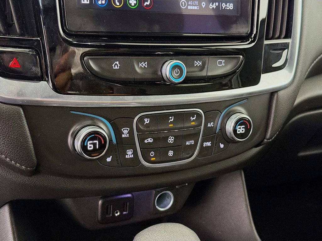 Used 2022 Chevrolet Traverse LT image 17