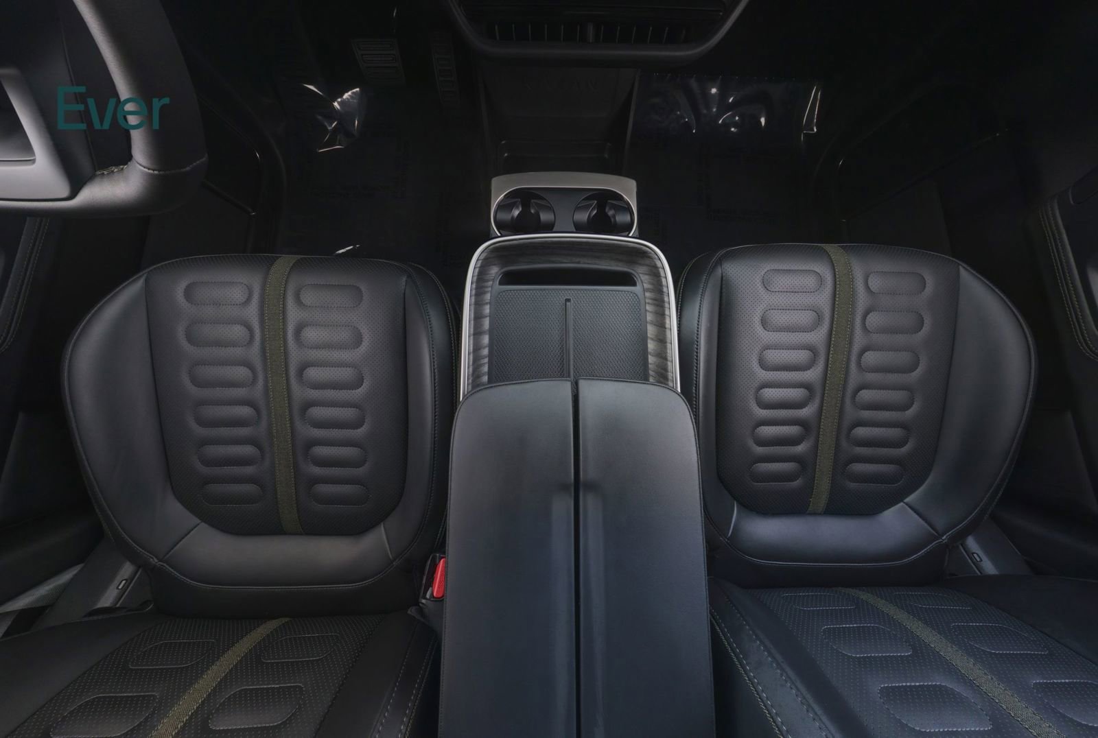 Used 2026 Rivian R1S Adventure AWD/4WD image 28