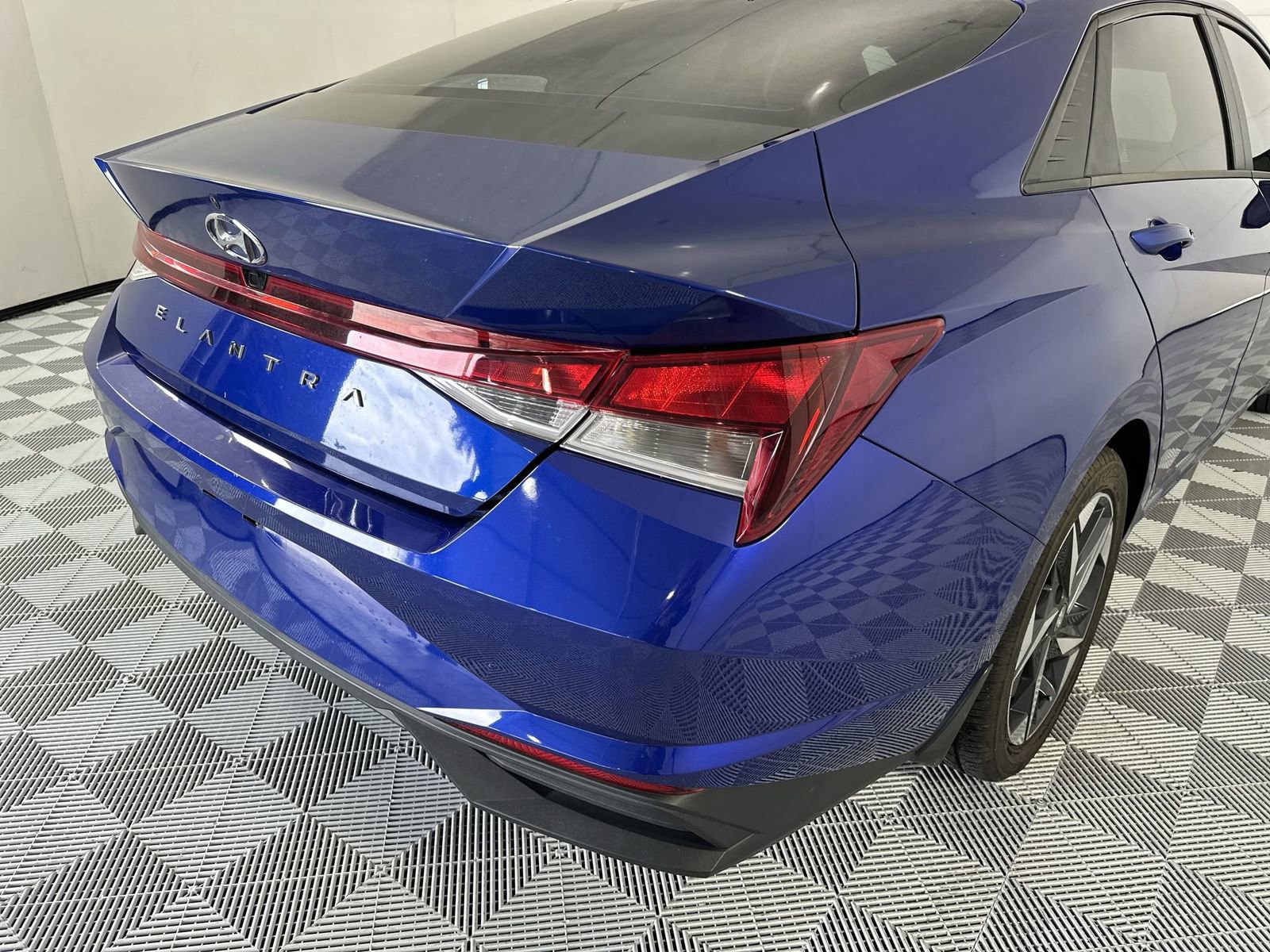 Used 2023 Hyundai Elantra SEL w/ Convenience Package FWD image 26