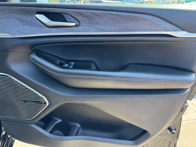 Used 2022 Jeep Grand Cherokee L Overland image 7