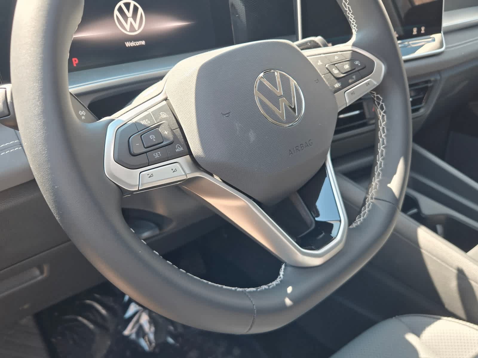 New 2026 Volkswagen Tiguan SE AWD/4WD image 16