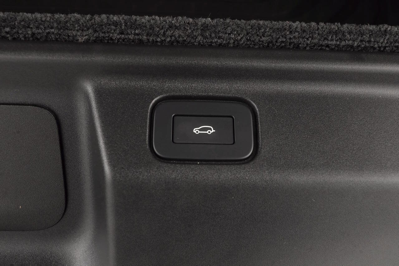 Used 2023 Land Rover Range Rover SE image 21