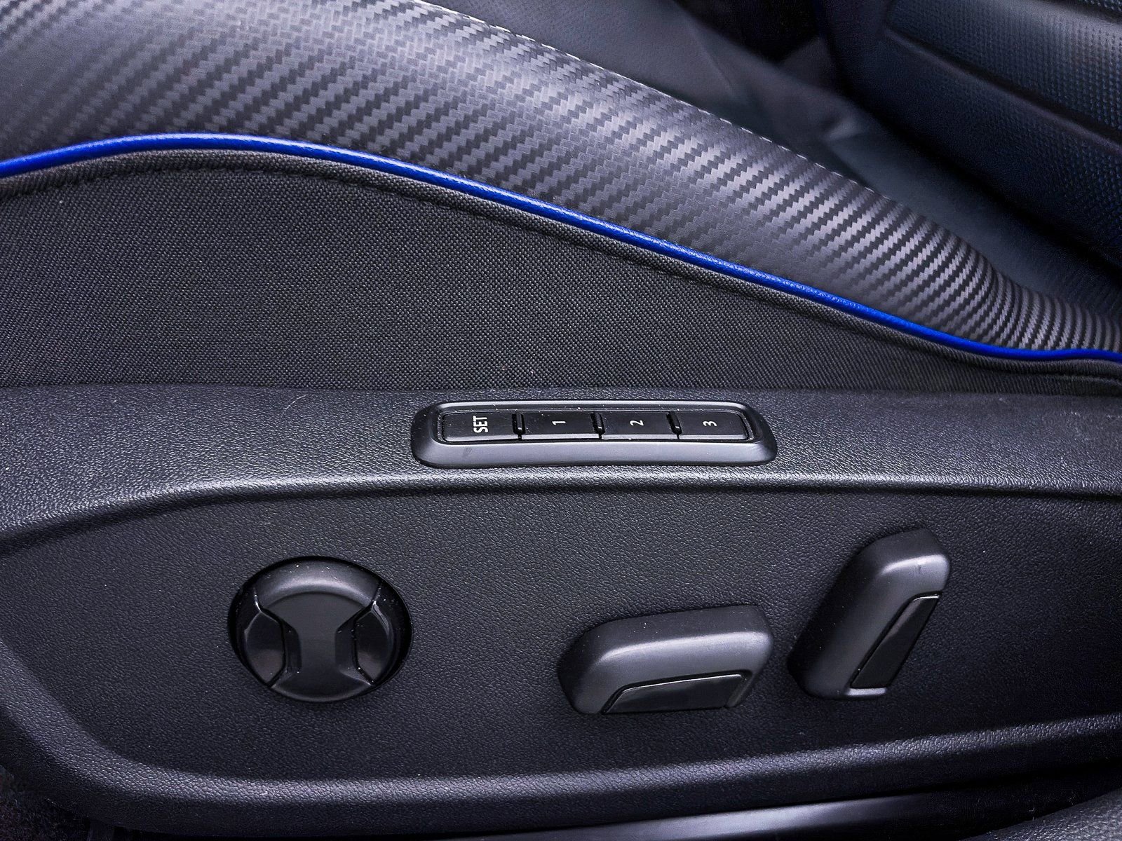 Used 2024 Volkswagen Golf R image 20