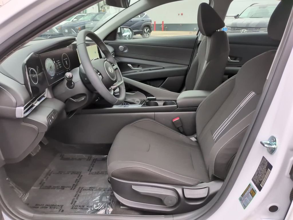 Certified 2025 Hyundai Elantra SEL image 14