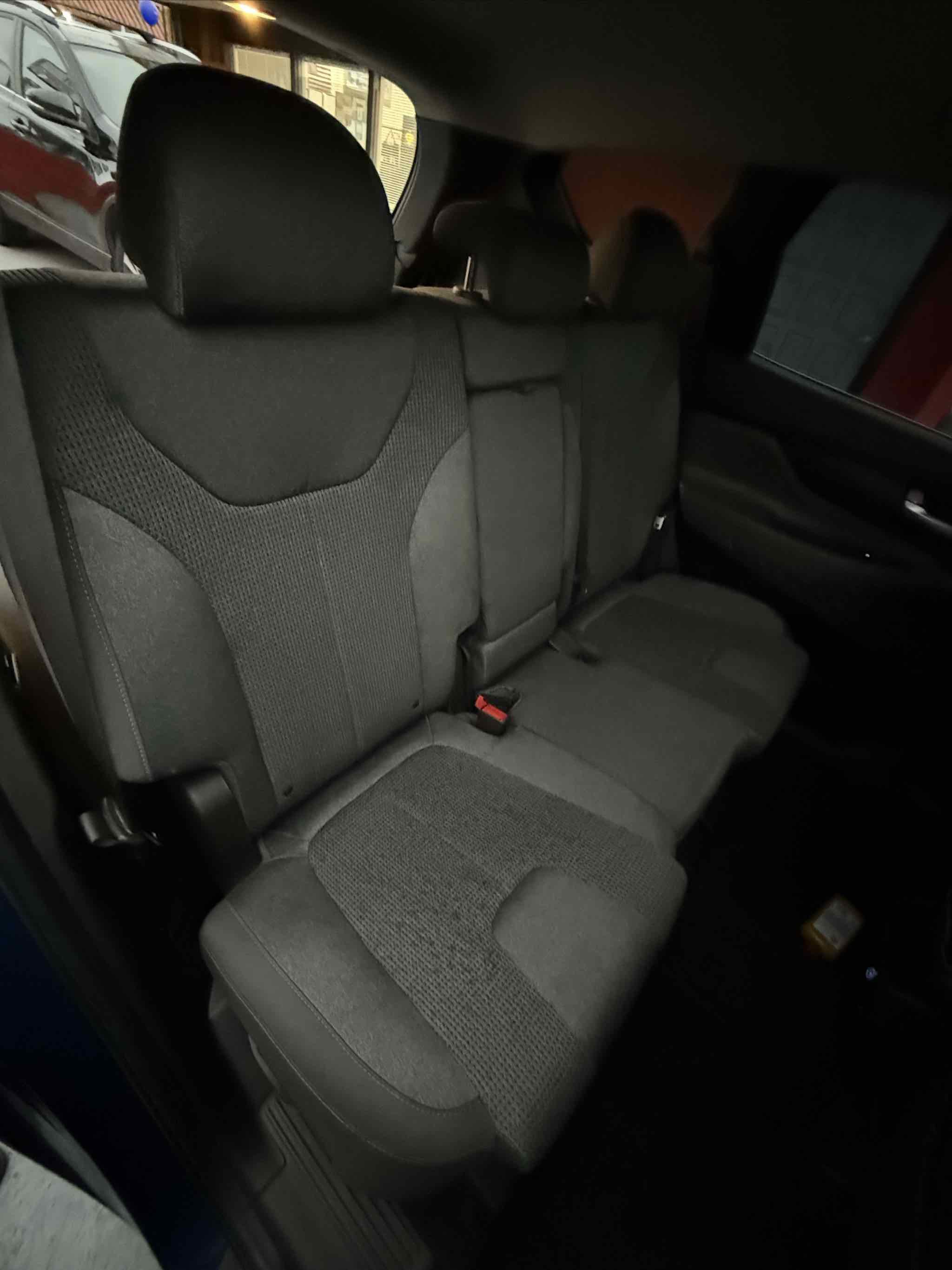 Used 2020 Hyundai Santa Fe SE image 10