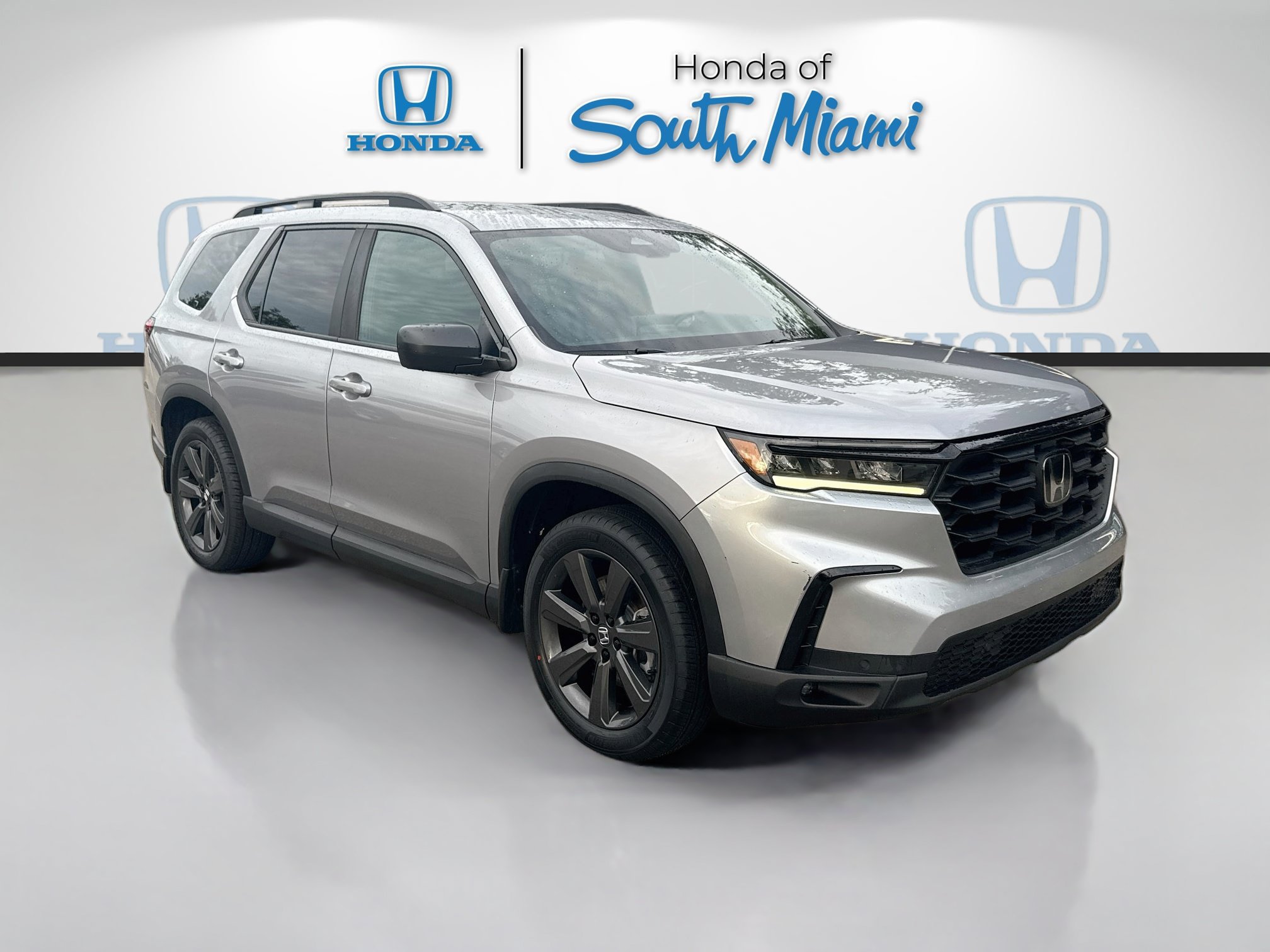 Certified 2024 Honda Pilot Sport image 1