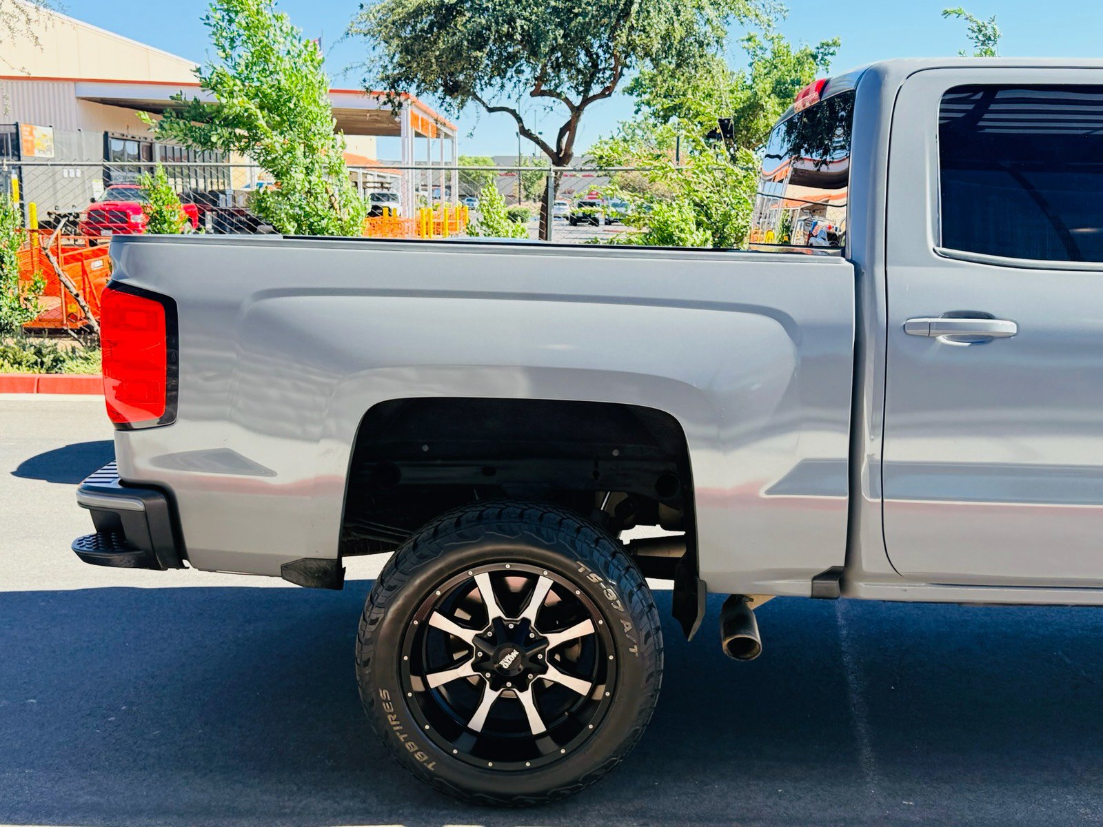 Used 2017 Chevrolet Silverado 1500 LT w/ All Star Edition AWD/4WD image 5
