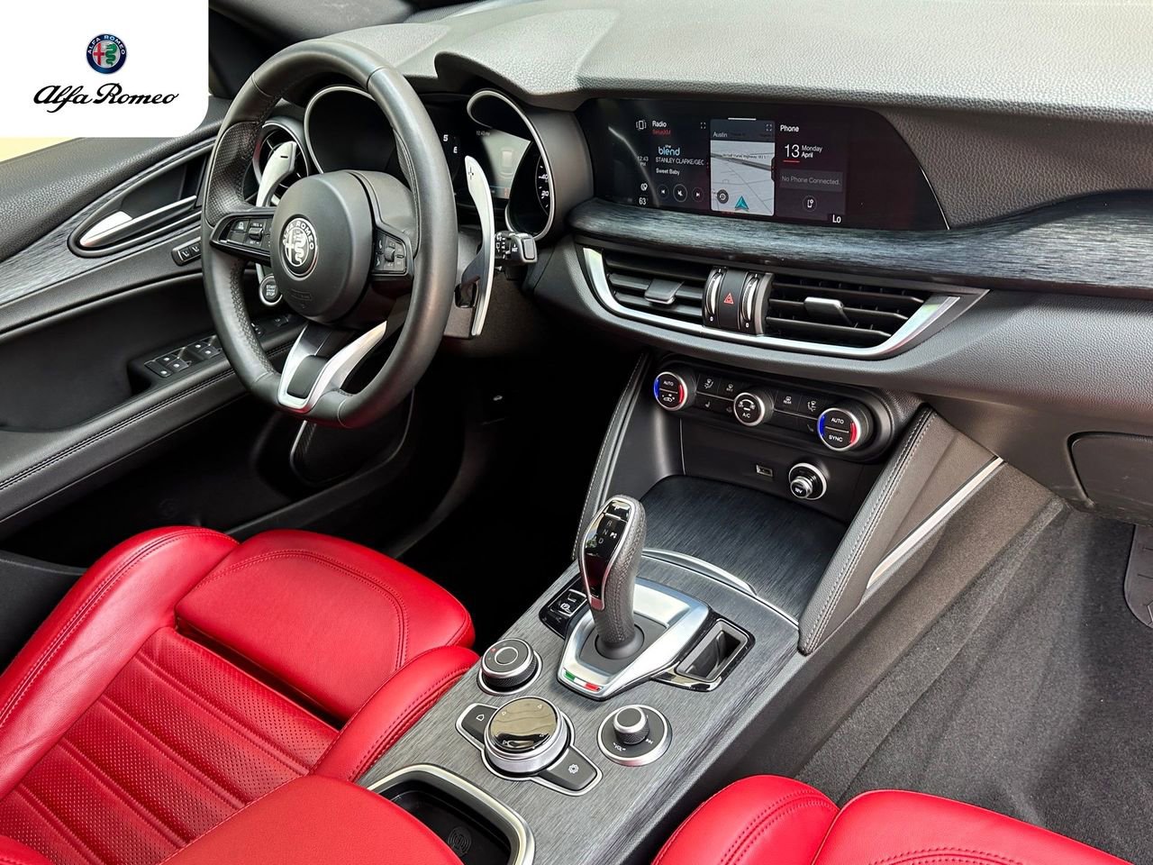 Used 2023 Alfa Romeo Stelvio Sprint image 24