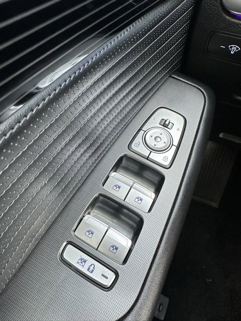 Used 2024 Hyundai Palisade Calligraphy image 17