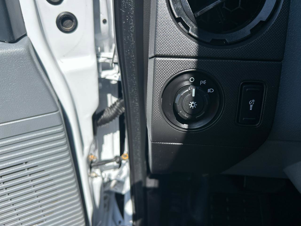 Used 2017 Ford F650 2WD Regular Cab Super Duty image 18