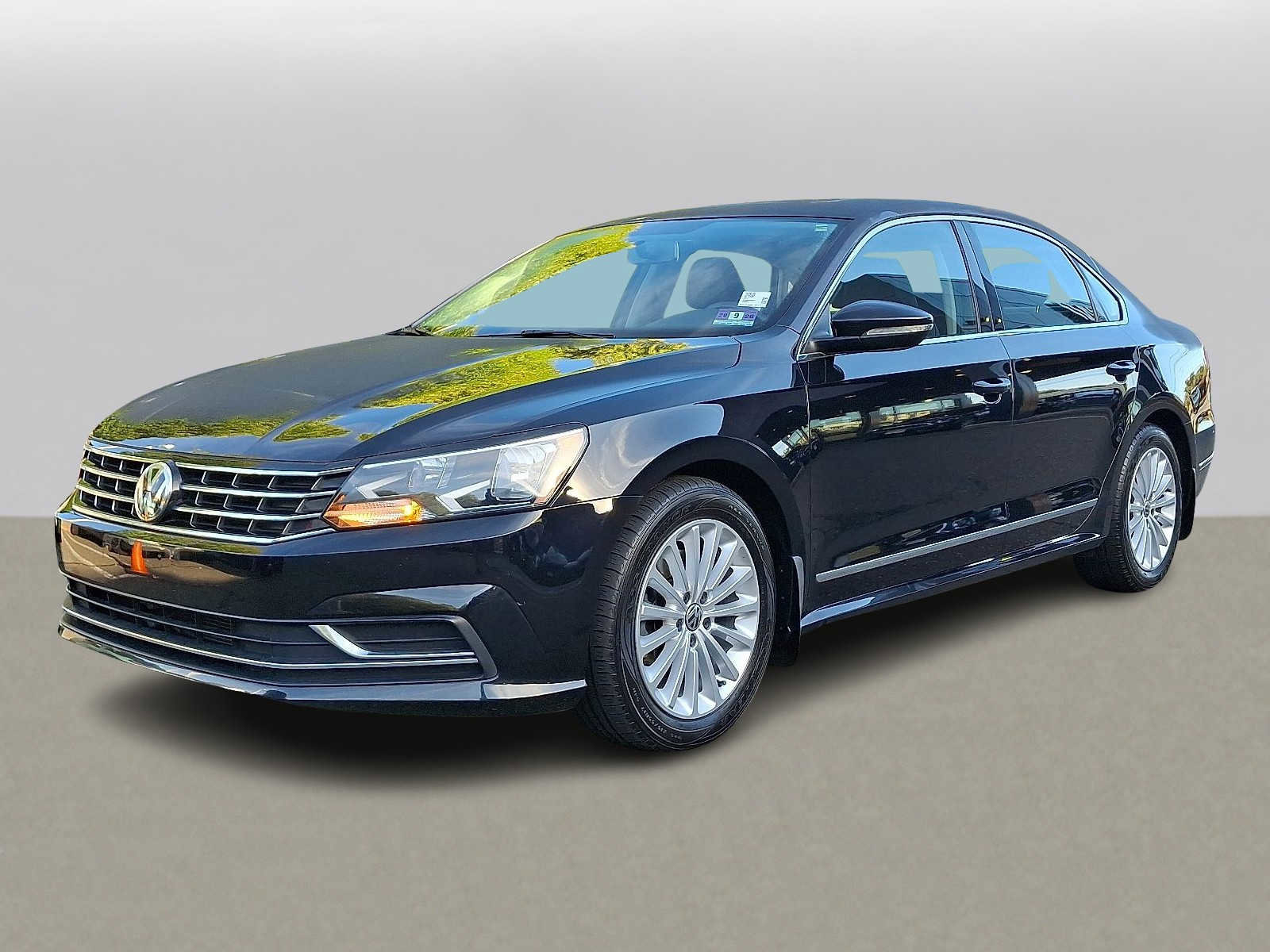 Used 2017 Volkswagen Passat 1.8T SE