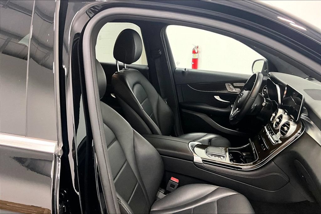 Used 2021 Mercedes-Benz GLC 300 image 7