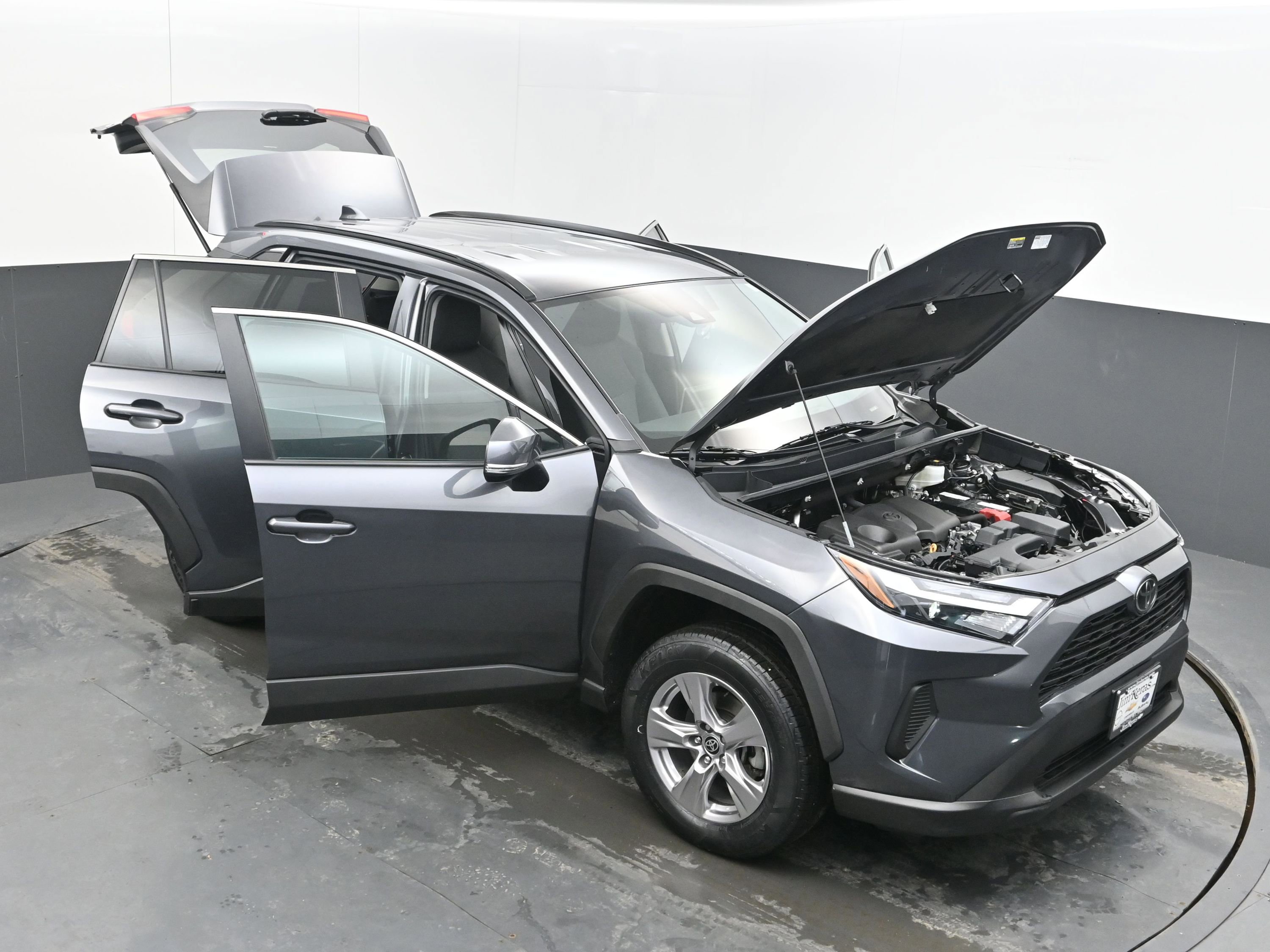 Used 2023 Toyota RAV4 XLE image 41