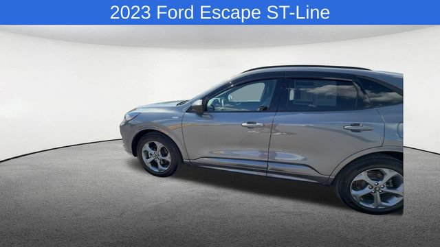 Used 2023 Ford Escape ST-Line w/ Tech Pack #1 AWD/4WD image 6