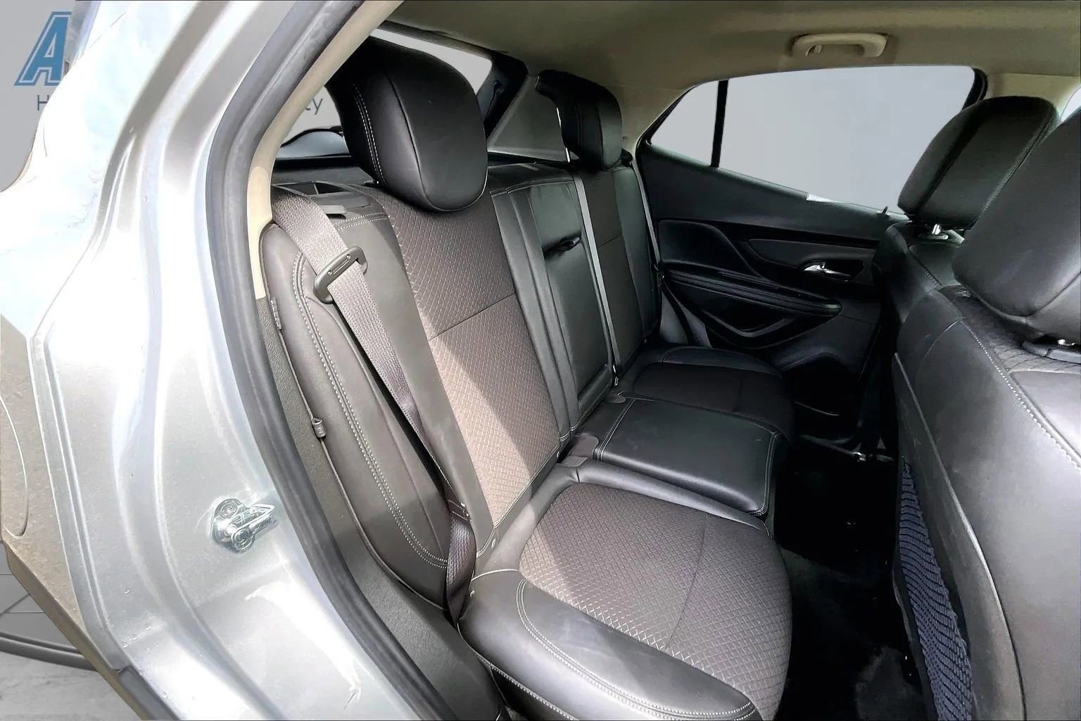 Used 2021 Buick Encore Preferred AWD/4WD image 31