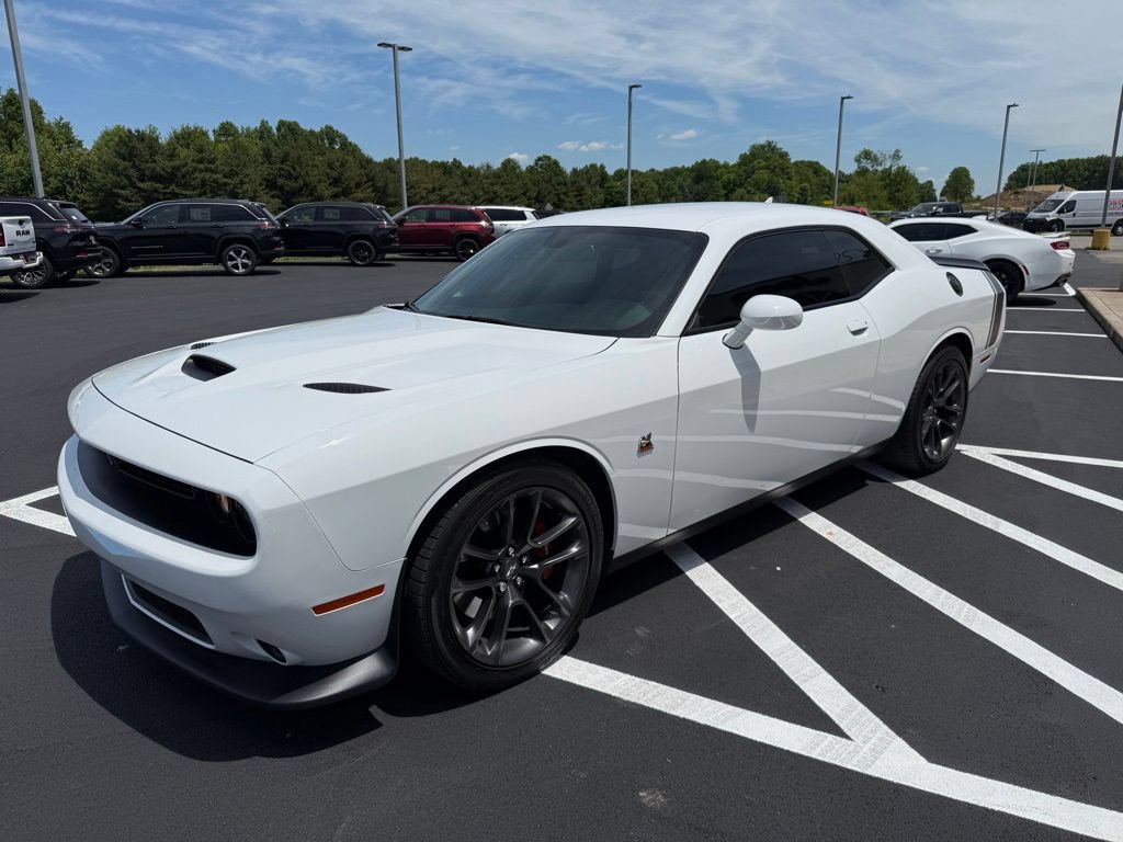 Used 2022 Dodge Challenger R/T Scat Pack w/ Driver Convenience Group RWD image 4