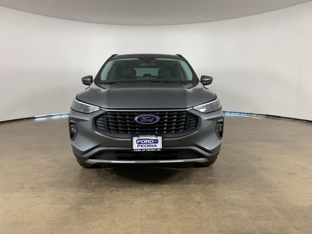 Used 2025 Ford Escape SE image 3