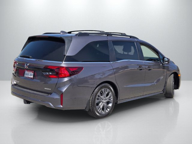 Used 2025 Honda Odyssey Touring image 4